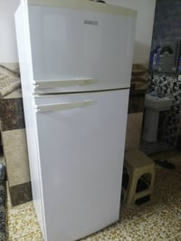 للبيع السعر ٢٢٥ 07740891292