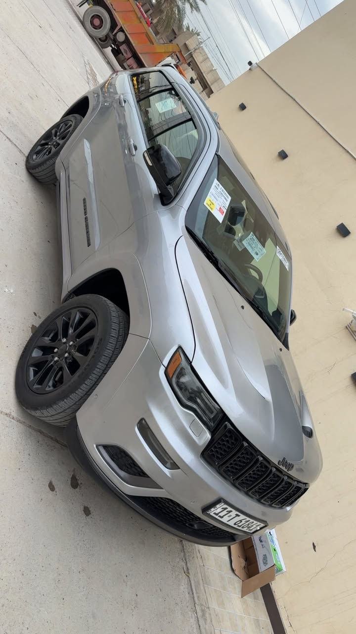 السلام عليكم
الجديد للجديد والجديد غالي
السيارة جديدة بمعنى الكلمة ومصروف عليها الله شاهد من دعامية للدعامية ومابيها نقص برغي ولاگلوب مشتغل بالدبول مصروف عليها من كل النواحي 

جيب S اوڤر لاندأمريكي 

موديل 2018 فئة S اوڤر لاند
فول مواصفات
 حادثها بنيد فقط مبدل اصلي 
* محرك 6 V
* رادار امامي مع مانع تصادم . 
* تحذير الخروج عن المسار . 
* جگات امامي خلفي .
* ⁠دوس صعود ونزول كهرباء بلادي 
* دفع رباعي 4x4 
* المقاعد الأمامية كهربائية .
* ذاكرة لحفظ وضعيات الجلوس . 
* المقاعد الأمامية  تبريد وتدفئة . 
* المقاعد الخلفية مع تدفئة . 
* انظمة القيادة .
* نقطة عمياء ..
* مقود السائق كهربائي . 
* تدفئة ستيرن . 
* سقف بانوراما .
* شاشه كبيرة مع نفكيشن GPS . 
* ⁠لايت منضومة عدسات LED
* كشافات ضباب بروجكتر زنون . 
* تشغيل عن بعد .
* صندوق كهربائي .
* حساسات أمامية . 
* حساسات خلفية .
* كاميرا خلفية .
* مرايا متحسسه للضوء العالي . 
* محدد سرعة . 
* نظام بريك اوتماتيكي ( Auto Break System ) .
*نظام صوت هارمن كاردون
* شاشات 
* رادارات .
* المسافة المقطوعة (54000) 
* وبعد هواية مواصفات 
* السعر (240) وبيها مجال
***********
