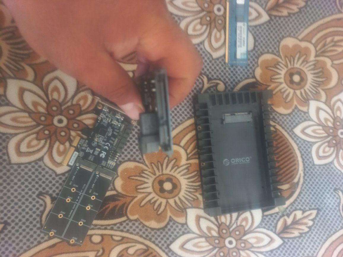 غراض ابيعهن سوه

وصلات اصليه 
بور سبلاي اصليه كاملات
قاعده هارد  ssd وhdd
اوركا اصلليه

وصلات كروت شاشة
 من ساتا  ٦ بن
٢
وصلتة كارت شاشة ٨ بن
اصليه
حاسبه جيل ثاتي سستم
هارد ٥٢٠
رام ٤ 
بور سبلاي
٣٥٠ واط
كارت انتل كيكا
يرداله معالج
ففط
معالجه عاطل
موجود معالج بيبجات سعره
١٠ 
سعره
قيم واخذن بمايرضي الله


**إذا كنت صاحب هذا الإعلان وتريد حذفه لأي سبب، رجاءا أرسل رسالة إلى الدعم الفني**