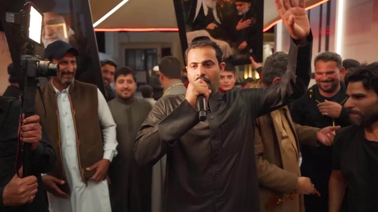 الشاعر حيدر الكعبي هوسات بحق السيد علي خامنا ئي. حسينية الحاج المرحوم ثويني الكناني للحجز ***********
