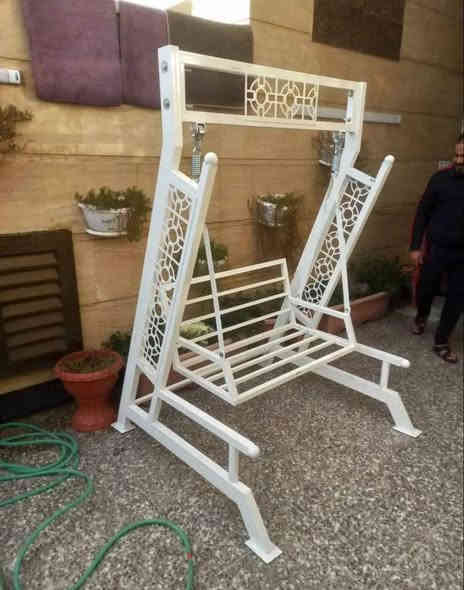 حدادة متنقله 
لعمل البيبان والشبابيك وعمل السقائف السندويج وسقائف الجينكو وعمل محجرات الدرج والديكورات 
وصيانة الابواب القديمه 
وصبغ جميع انواع الحديد 

حدادة متنقله 
اجيك لباب البيت 
التواصل 
***********
ابو عباس الحداد السماوا
