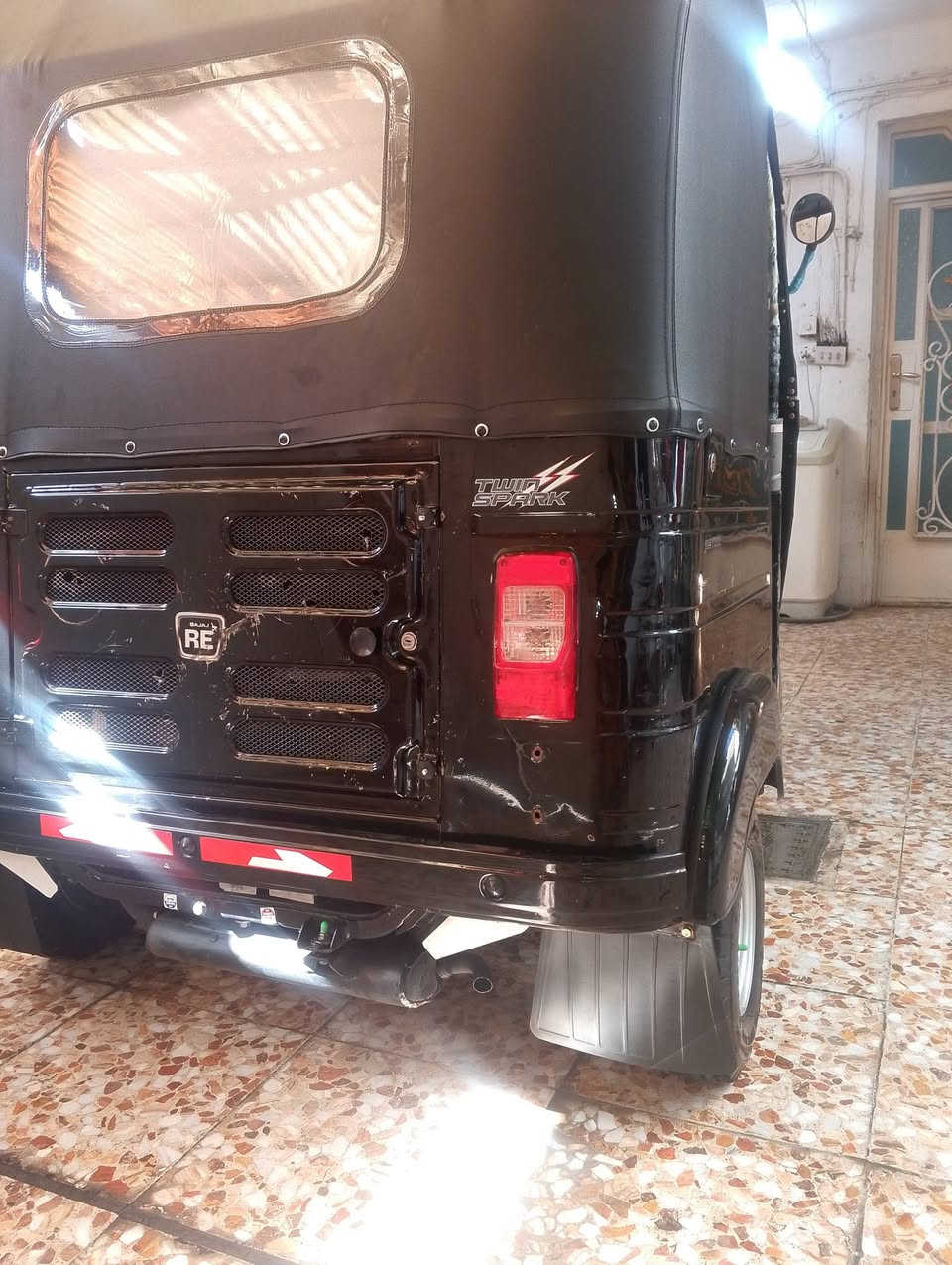 سلام عليكم تكتك موديل 20رقم وسنويه تكتك جاهزه من كلشي كبل لشارع تكتك تخم تاير جديد كهربائيات كله شغاله تكتك كفاله عامه ماعده بارد شبر بل لغد اليسر ومامبين الباقي كفاله عامه ترايه زيرو كلش حلوه تكتك سعر7750وبيه مجال مكان الغزاليه ***********
