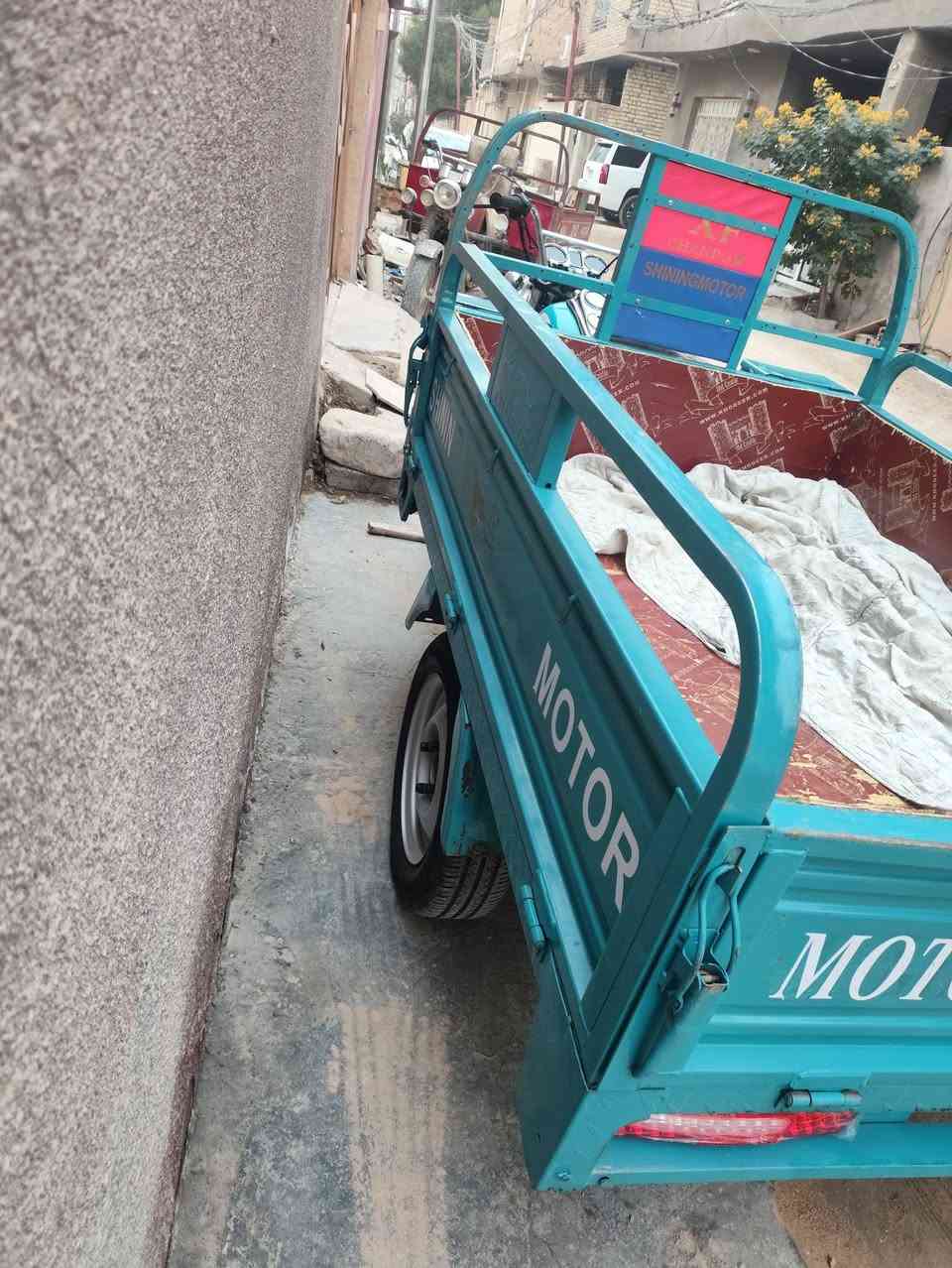 ستوته البيع 23 نقص بس باتري مابي شحن السعر 2 و200 كهربائيات كله شغال اوراق صولي كبال يم مكتب حسين


**إذا كنت صاحب هذا الإعلان وتريد حذفه لأي سبب، رجاءا أرسل رسالة إلى الدعم الفني**