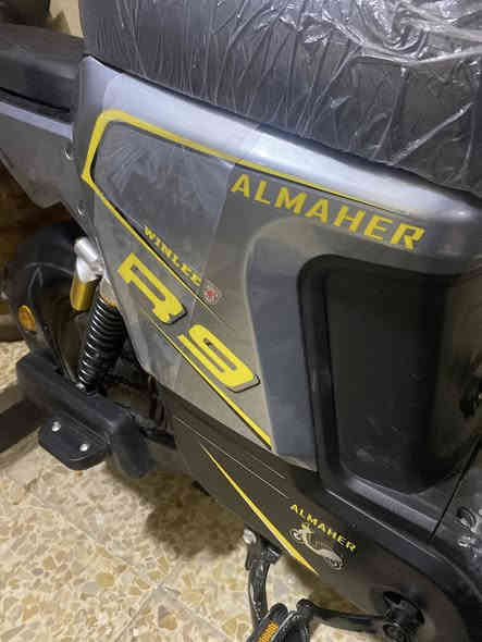 دراجه R9موديل 2026 صارلهه 2 ايام  بطاريات كبار ولي دراجه وكاله يجي وياهه وصل سرع 4 بيها ام بي ثري هورن عالي ناصي دهن بريك امامي خلفي دبلات ليوره وليكدام تستحمل وزن 150 و 35 انبير الف وخمسميه فولتي دراجه مضمونه من الشخط يجي وياهه اناره اضافيه شاحنه اصليه ولي  سعره 500 الجديده ب 600رقم ***********
