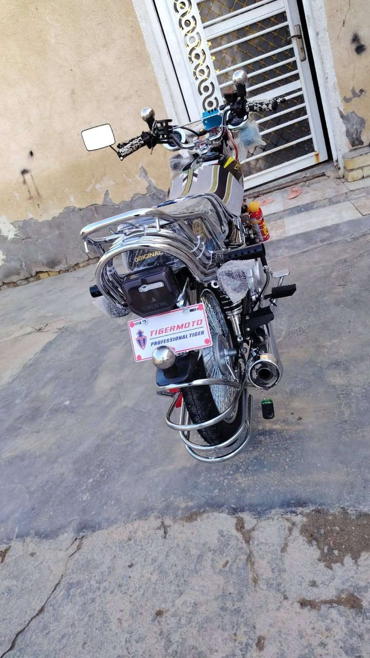 السلام عليكم شباب دراجه للبيع موديل 25 طالعه بال 26 طالعه بال 26 ساللها اقل الشهر من طالعه من الوكيل مقفوله كفاله عامه برغي واحد ما عايزه اوراق السوري كامله مكمله مكاني حله سياحي مو شراي لا يخابر ما متواجد على الانترنت هذا رقمي ***********
