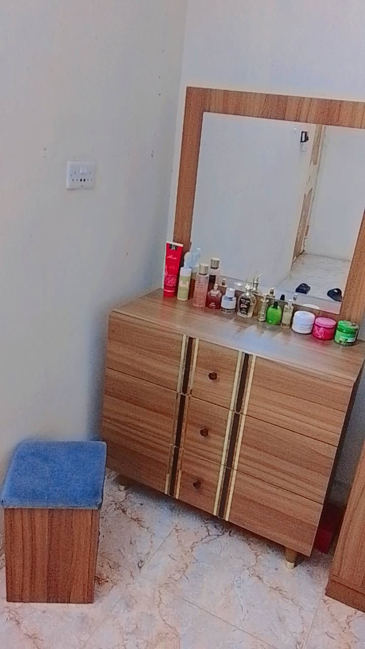 للبيع غرفه نوم وسبلت ودوشك مال جربايه
للاستفسار ***********

