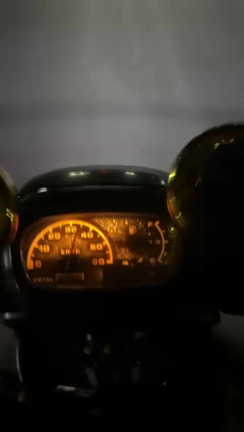 للبيع ماطور بوتين شرط ما مفتوح 
سرعه 60 كما واضح بل فيدو 
ونضافا خير من الله 
اتصل
***********
