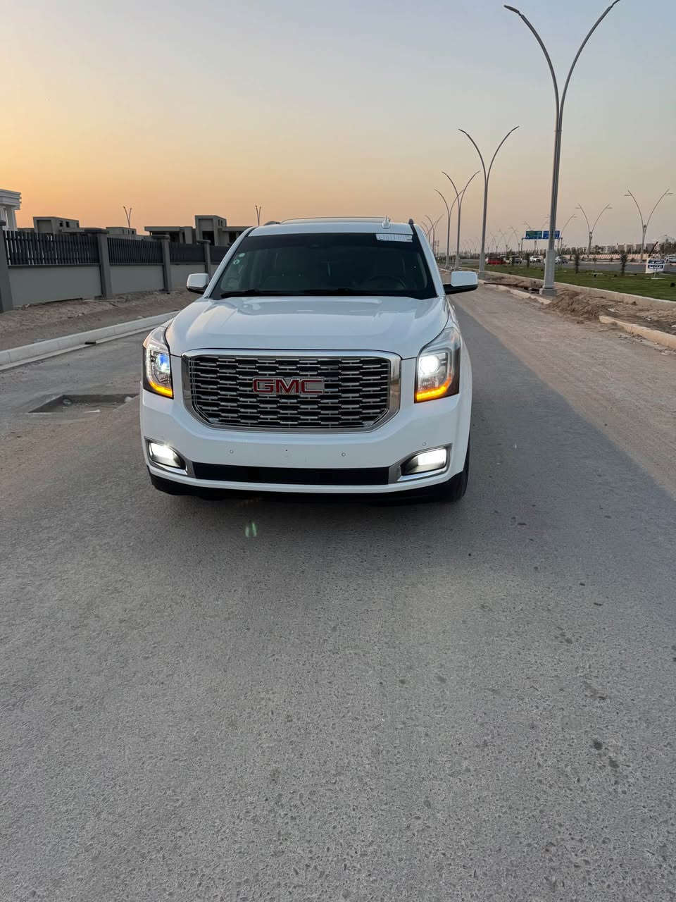 سلام عليكم 
جمسي يوگن 2108 SLT فول مواصفات 
فتحه رادار امامي خلفي جانبي 
حساسات بالكشنات 
كشنات تدفئة تبريد 
كشنات فصل 
اشاير بالمري ليلي نهاري 
وبعد بيها هواي مواصفات واضحه بالصور 
حادثها بند صبغ ومدكر نفس اللون ابيض صدفي
مرقم بغداد دخول جديد كتاب ضباط تحويل ثاني يوم 
***********
السعر 310$ البصرة, العراق
