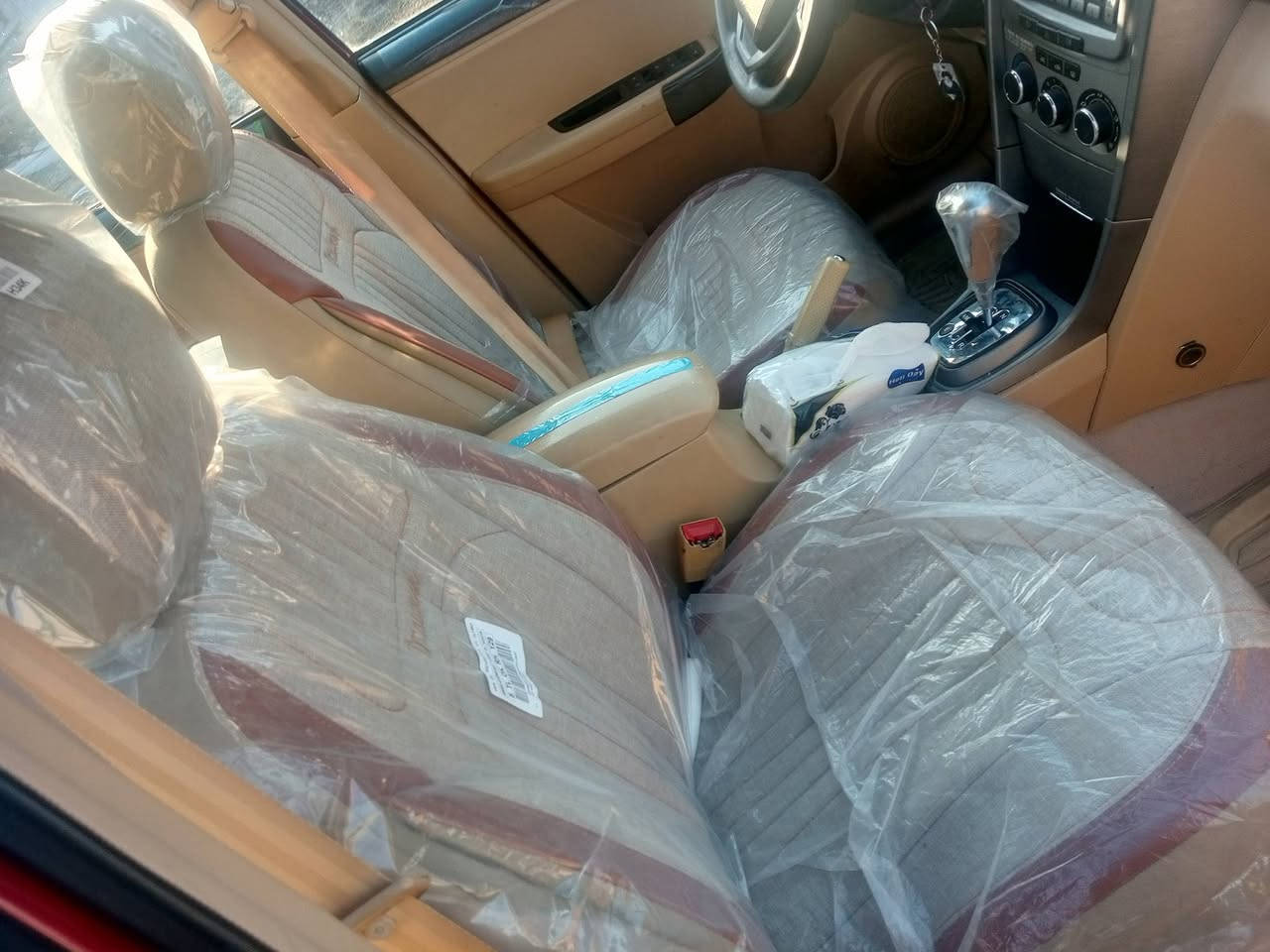 للبيع سيارة تيكو موديل 2013 نظيفة رقم بغداد انكليزيصدر وكشر وداخل نضيف محرك جديد كهربائيات كلهة شغالة تبريد شغال تدفئة شغالة السعر 58 للاتصال متواجد واتساب ***********
