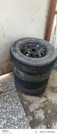 اربع لايتات نضيف بس جلي يرادلهن وتايرات نص عمر مع الوياله ودبلات خلفيه...