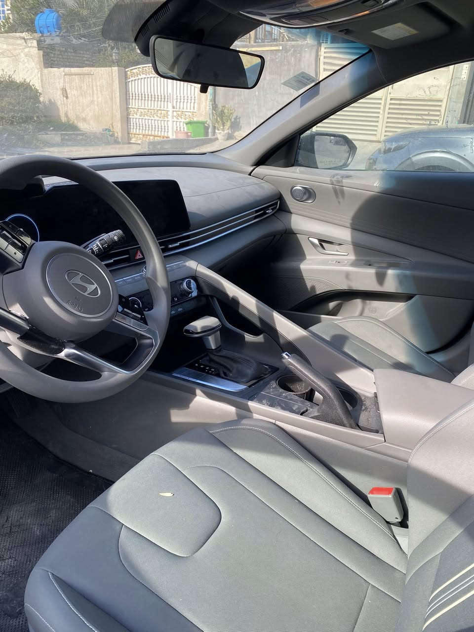 النترا 2024 دخول جديد باسمي 
ماشيه 2000 فقط 
  فحص موقت 
جاهزه للبيع بدون صبغ 
بدون رقم 
بدون ايرباك كلهم سليمات 
الموقع بغداد 
بصمه 
شاشه جبيره متصله 
السعر 140 $ بيه مجال 

‭٠٧٨٨ ٦٨٤ ٢٦٠٧‬
