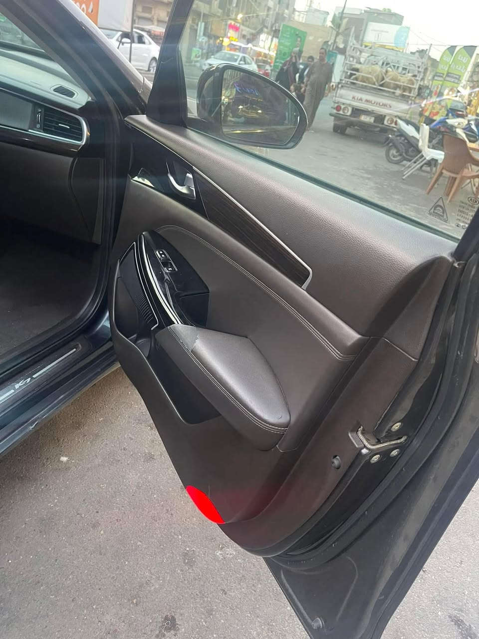 سلام عليكم 
كادينزا كي7 2018 
سياره كامله من كلشي 
تبريد ثلج 
البيع اقساط 
مقدمه 10 ملاين  
***********
بغداد الاعظمية
