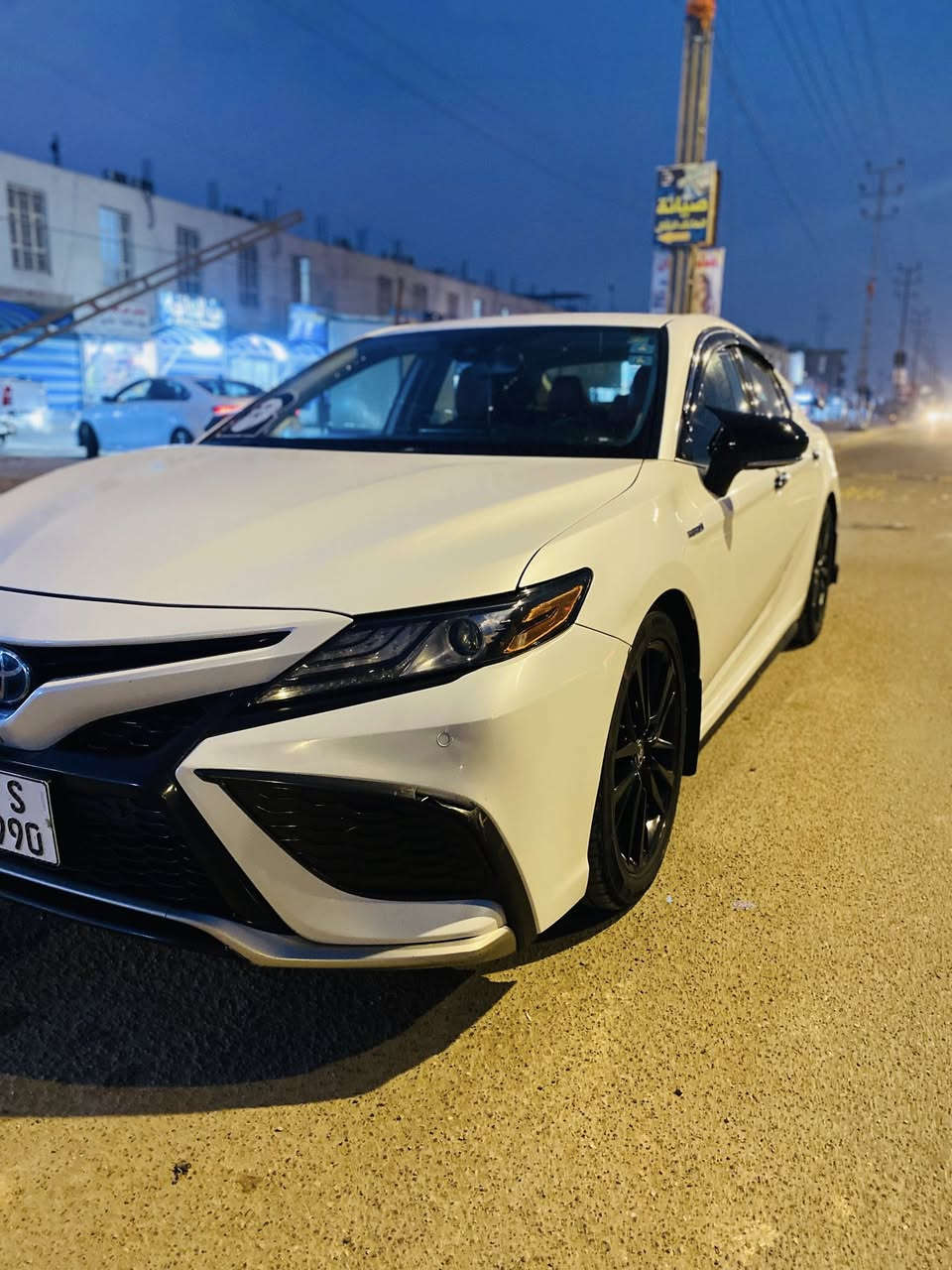 السلام عليكم ورحمة الله وبركاته
Toyota Camry
تويوتا كامري. 2021
فول مواصفات عدا الفتحه 
مواصفات XSE
تحكم ستيرن 
قيادة ذاتيه 
مثبت سرعه
تبريد تدفئه كشنات +ستيرن
هايبرد +وقود
ويل 19. رياضي 
داخل كشنات جلد لون احمر 
كامرات 360 درجه
راردارات امامي +خلفي
سياره فول الفول كامله 
حادثها جاملغ الخلفي 
بيها صبغ باب الصدر 
سعرها. (215$) بيها مجال للشراي 
***********.

