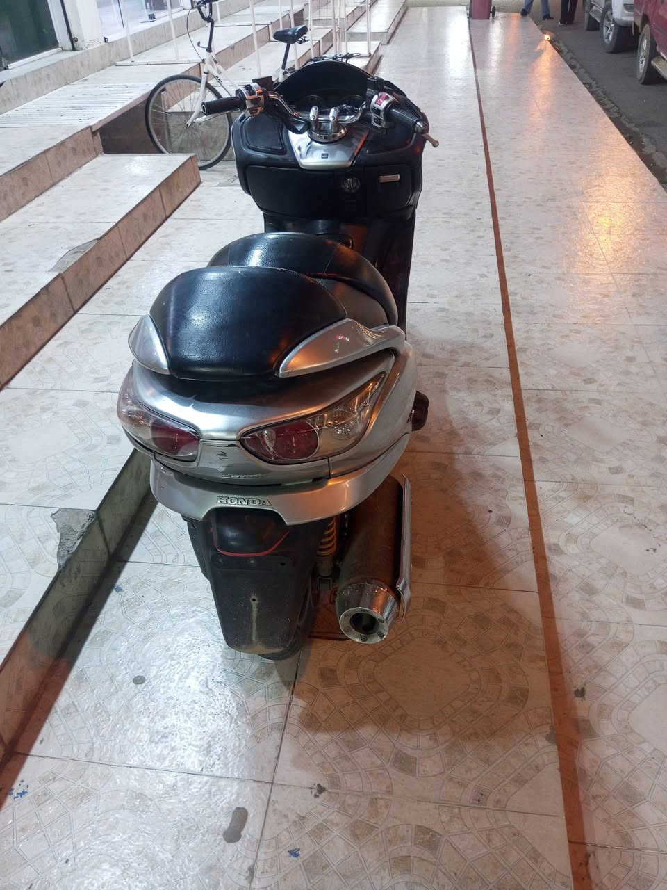 سلام عليكم فورزا للبيع 09 _2009السعر مليون 800وبي مجال الرقم  ***********
