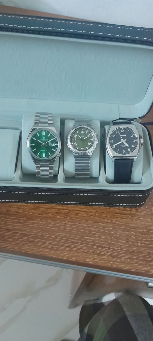 السلام عليكم..ساعات أصلية
1-Swatch1996 نظافة جيدة
رنك دوار/لامينوس قوي/كوارتز/٢٠٠ متر ضغط تحت الماء /٧٥لف 
2-Daniel klein تصميم تيوسا 
مينا خضرا/عقارب مضيئة/ ٥٠ متر ضد الماء/ستانلس ستيل/الحالة جديدة مع كامل المرفقات سعر ٨٠
3-casio mtp اخت الجديدة 
ضمان دولي/عقارب لامينوس قوية/ستانلس ستيل/جلد طبيعي/تأتي مع علبة(عادية) وأوراق الضمان الخاصة بيها/سعر ٩٠.. المهتم يراسلني..شكرا


**إذا كنت صاحب هذا الإعلان وتريد حذفه لأي سبب، رجاءا أرسل رسالة إلى الدعم الفني**