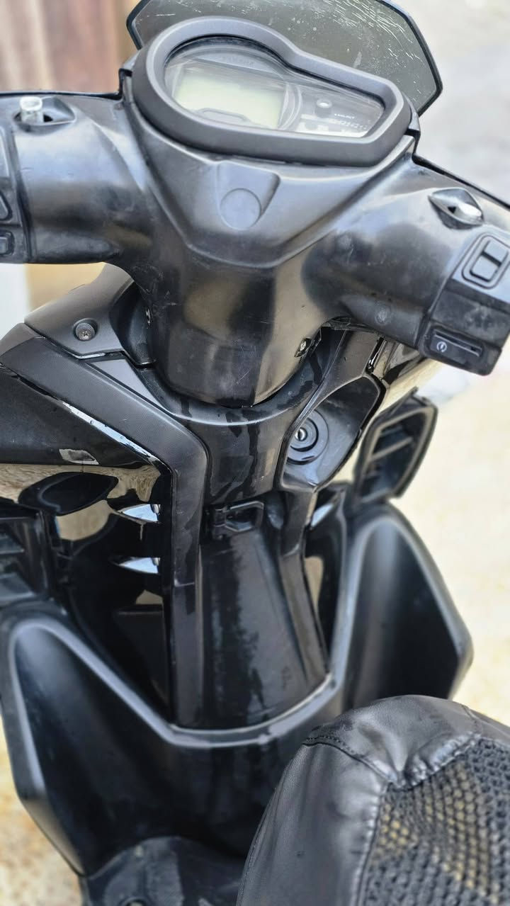 دراجة ZR 21 للبيع مفتوحة و بدون اوراق سعرة ٩٠٠ قفل الشراي يدخل خاص او يتصل على الرقم 
***********
