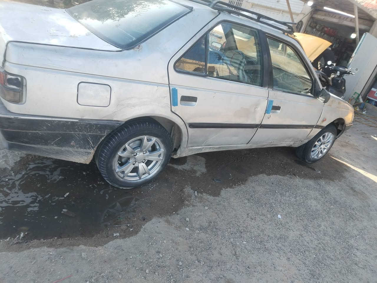 بيجو روه 2010 للبيع مكينه وكير شواصي كهربائية تخم تاير دواخل راعي موجود اي وقت مداور سعره 19 بيه مجال عليهه غرامه ميه تنزل من سعره وخادم للطيبين نجف حي السلام ***********
