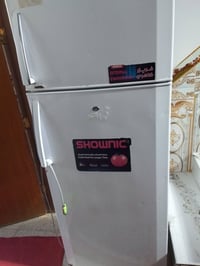 ثلاجة • نظيفة • سعر مناسب