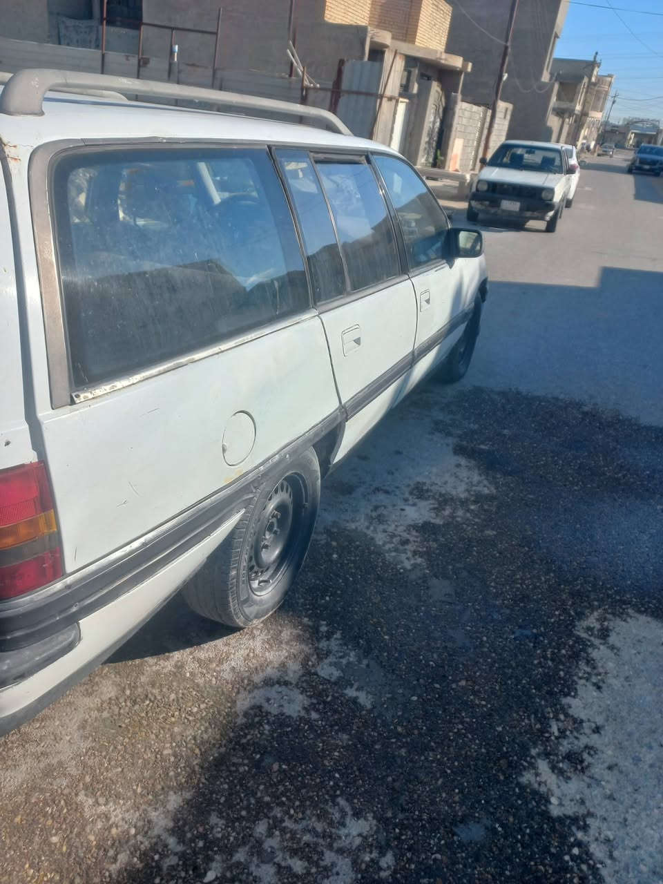 اوبل ستيشن موديل 1993 رقم انبار نكليزي جديد تحويل مباشر كير عادي محرك  2000  سياره بلاديه  سعر 29 وبيه مجال بسيط ***********
