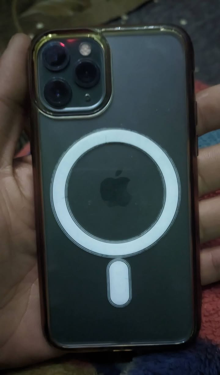 ايفون 11 pro
ذاكرة 256 
نضيف كلش وحلو خير من الله 
بغداد مدينة الصدر رايدة 240 
***********
