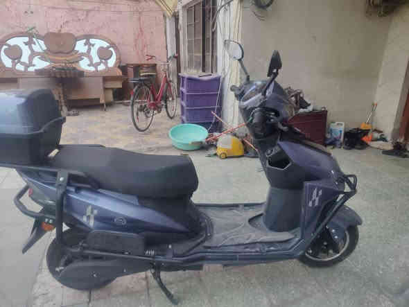 السلام عليكم عندي درجة شحن جديده بطاريه جديده 6 مكان بغداد حي العامل بيع او تراوس السعر 600  شراي تصل رقم ***********
