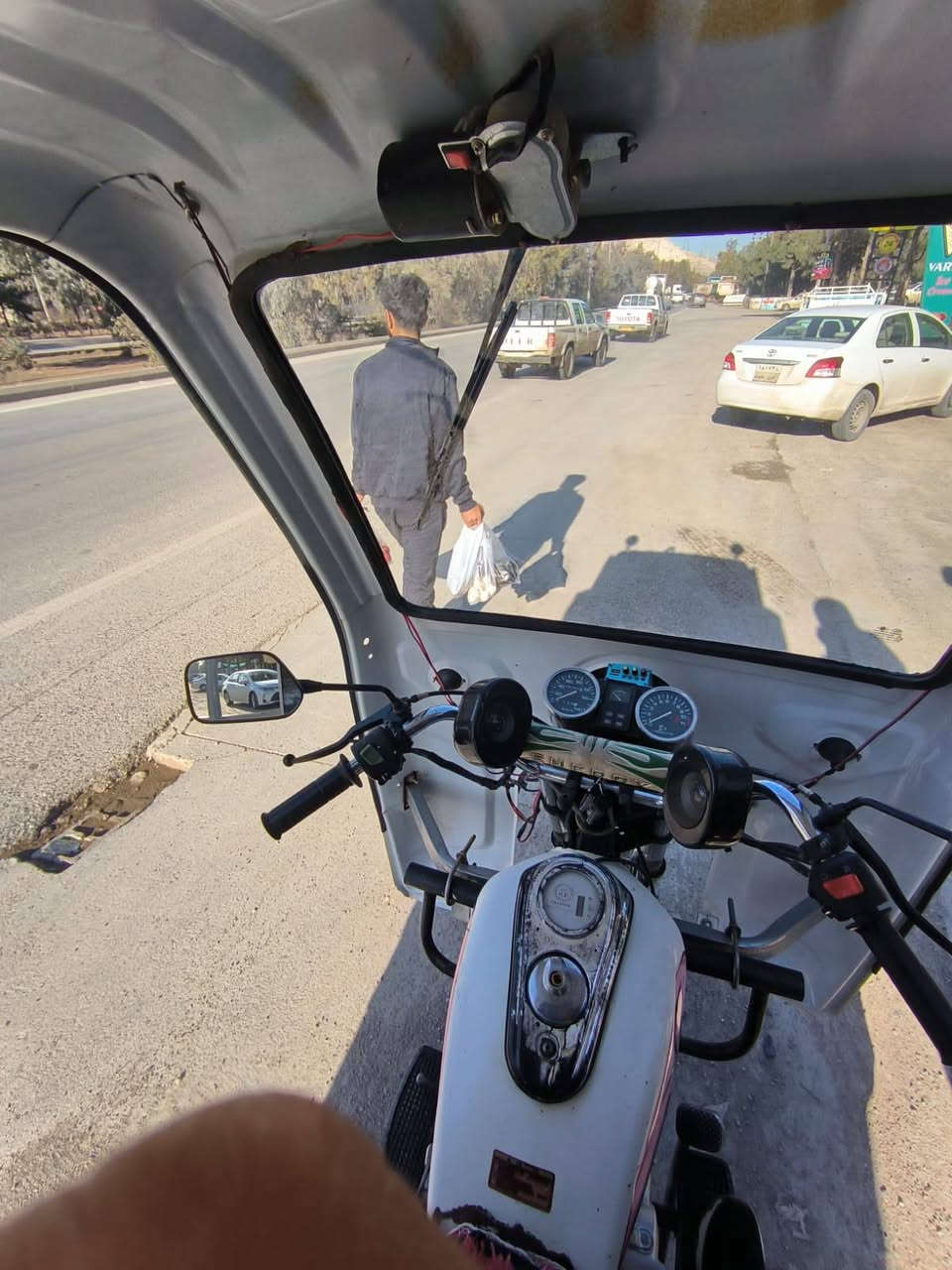 السلام عليكم. من رخصة الادمن هاي الستوته للبيع موديل ٢٠١٧ كشر نضيف تايرات جديدة كهربائيات كلها شغاله محرك ٢٠٢٤ معمر جديد مابيها اي نقص بيها شويه لحيم برقبه من جوا بس شغل مضبوط السعر مليون ٢٥٠((((( رقم))***********))
