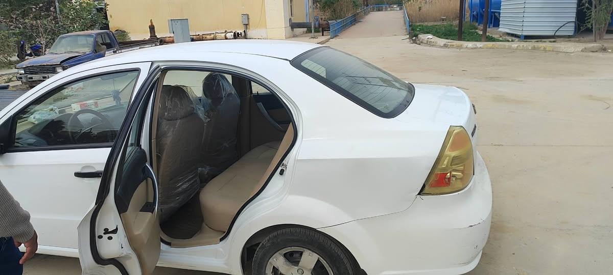 السلام عليكم 
افيو 2010 رقم بغداد سنويه لل27
كفاله عامه كله ع وضع الشركه 
مكينه مفتوح 
مكان السيارة غماس 
السعر 83 و بيها مجال حگ الجيه 
الاتصال بالرقم ‏‪0771 221 4875‬‏
