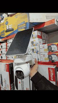 كامرة مراقبة من شركة داهوا العالمية
 تعمل على الطاقة الشمسية 
 دقة الكامرة 4ميكا 
تحتوي على منفذ سيم كارد لربط الانترنيت عن طريق السيم كارد 

ضمان سنة

تتحمل ذاكرة للتخزين تصل إلى 256جيجا  
صوت ثنائي
خاصية تتبع الأشخاص والمركبات 
جملة مفرد 
*********** ابو فارس 
مكتب الثريا
