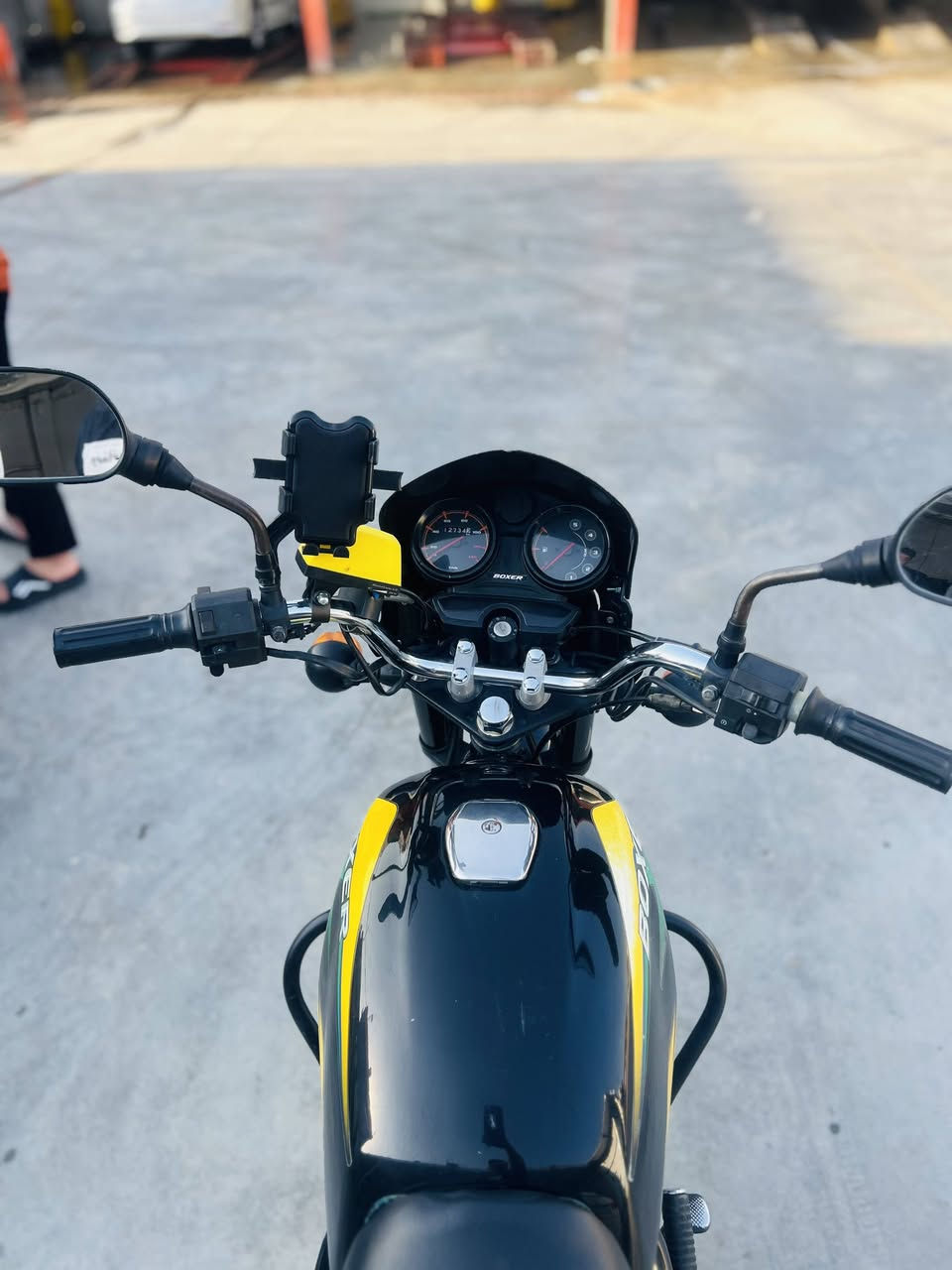 بسم الله
إعلان بيع

دراجة بوكسر كلاسيك موديل 2019 شكل 20 مكفوله من كل شي محرك ناعم ما مفتوح اسبانه ما ممدوده عليه السعر 1600 وبيها مجال بسيط ماشيه 13 الف حقيقي فربيها كل الفيتريه اليعجبوك للتواصل الخاص او الإتصال على ***********
