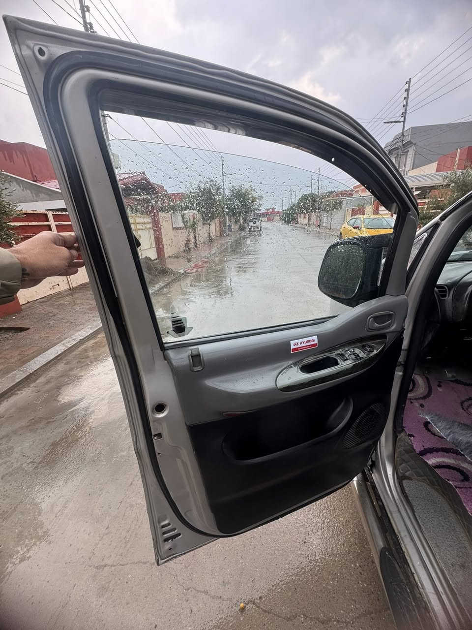 ستاركس سياحي 2007 بلاد مسكر گير عادي 
گير ومحرك كفاله / شواصي بلاد كفاله لا مكسر ولا تعمير /صدر جديد / گير ومحرك مكفول / تخم تايرات جديد/ بيها قطعتين صبغ جاملغ خلفي وباب اسلايد فقط بدون اي ضربه ودواخل / سنويه ورقم جديد باسمي لحد 2030 / هيئه وغرامات مصفره / تبريد وتدفئه شغال مضبوط / سبع الوان / سياره مناقصهه برغي سيبايه ودرع ودرج / 
السعر 95 وبيها مجال
مكاني ديالى / خانقين
***********
