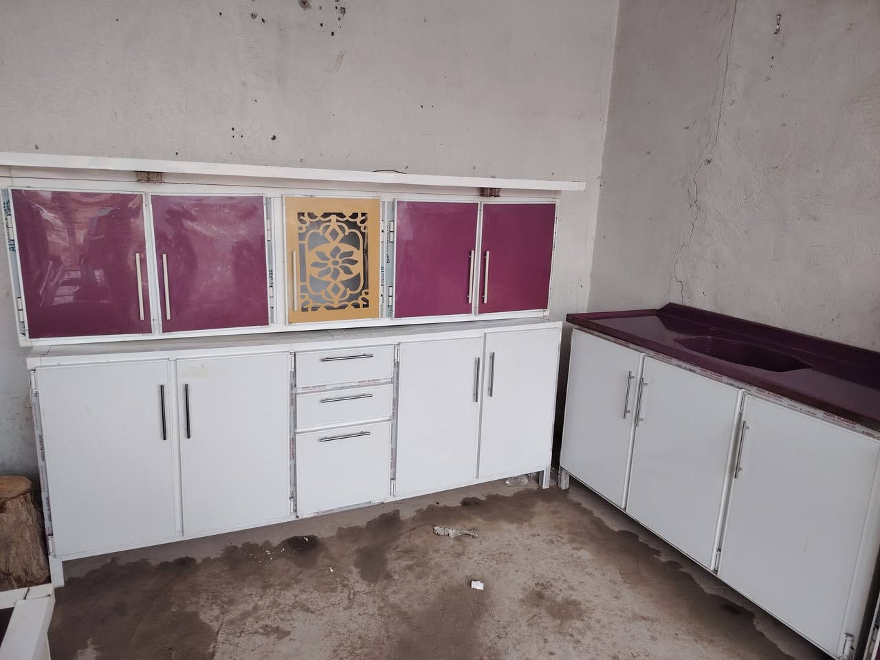 كونترات لبيع كلمن وسعره مكان حله ورديه خارج قرب مستشفى الكفيل وهذه رقمي *********** بيه وتساب ويرهمن مراوس وشتري جميع لكاونترات حتلو مكسر شعندك سبالت مكيفات عطلان مولدات شعندك خذ
