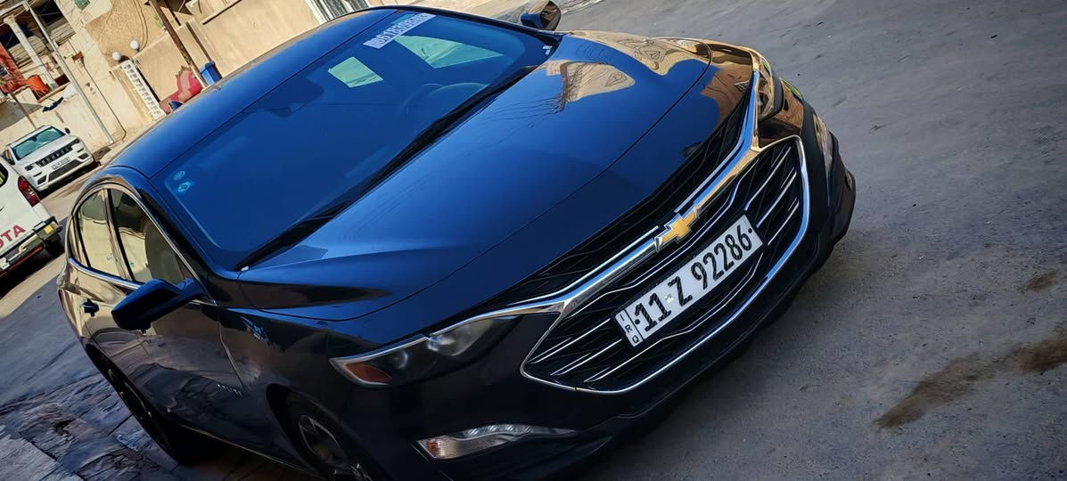 السلام عليكم . ماليبو ٢٣ ماشيه ٥٣ محرك ١٥٠٠ محرك كير مكفول
رقم بغداد بسمي
حادث خلفي جاملغ وباب . وجاملغ امامي بارد بدون دواخل ولا ايرباك
المواصفات .  Lt . بصمه بوب تبريد قطعتين. بصمه تشغيل . هندبريك بصمه .حساسات امامي وخلفي وجانبي. لد امامي السعر خاص
االاتصال ***********
