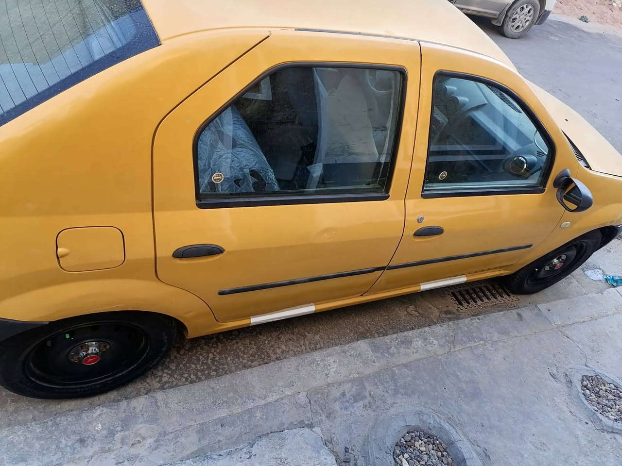 السلام عليكم البيع رينو لوكان 2013 مكينة كير خير من الله رقم بغداد بيهة فقط هلال جاملغ الخلفية صبغ سعر 44،***********
