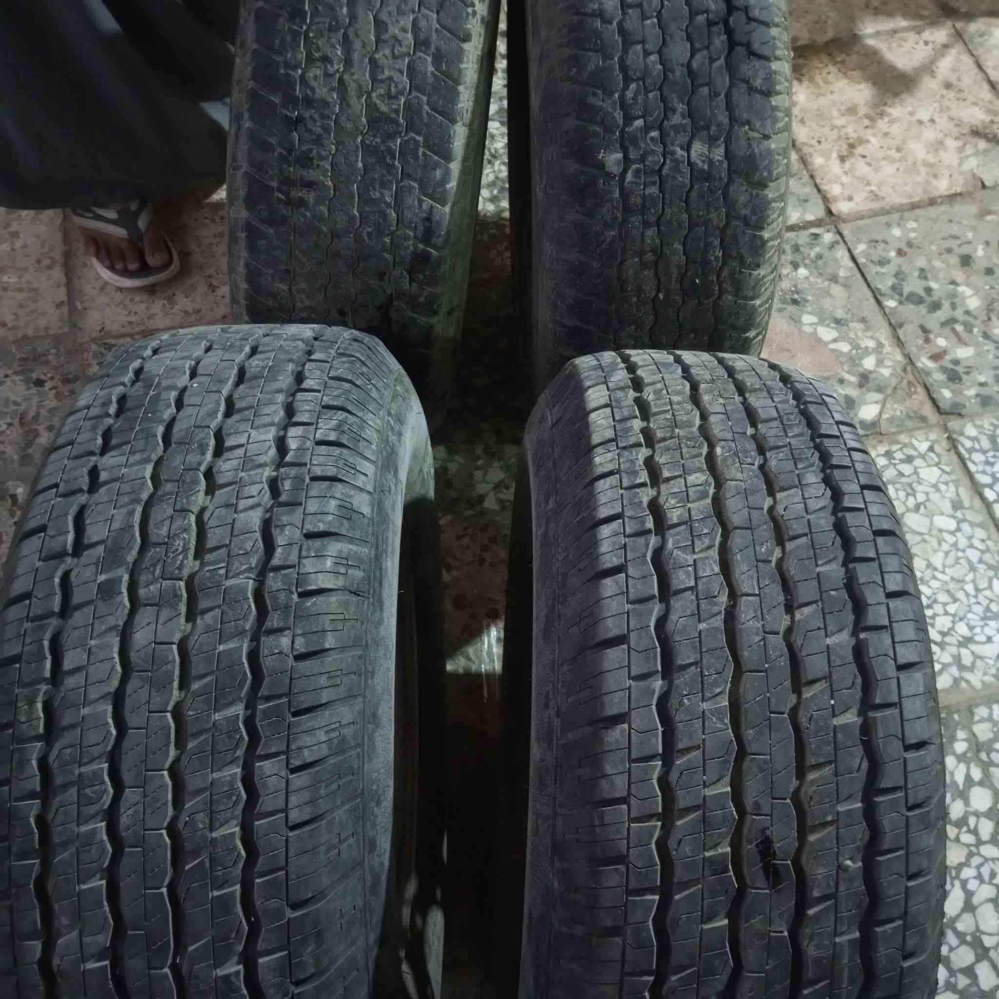 اربعة تايرات معة الويل فوريل حجم 15 للبيع سعر 250 وبيهن مجال ***********
