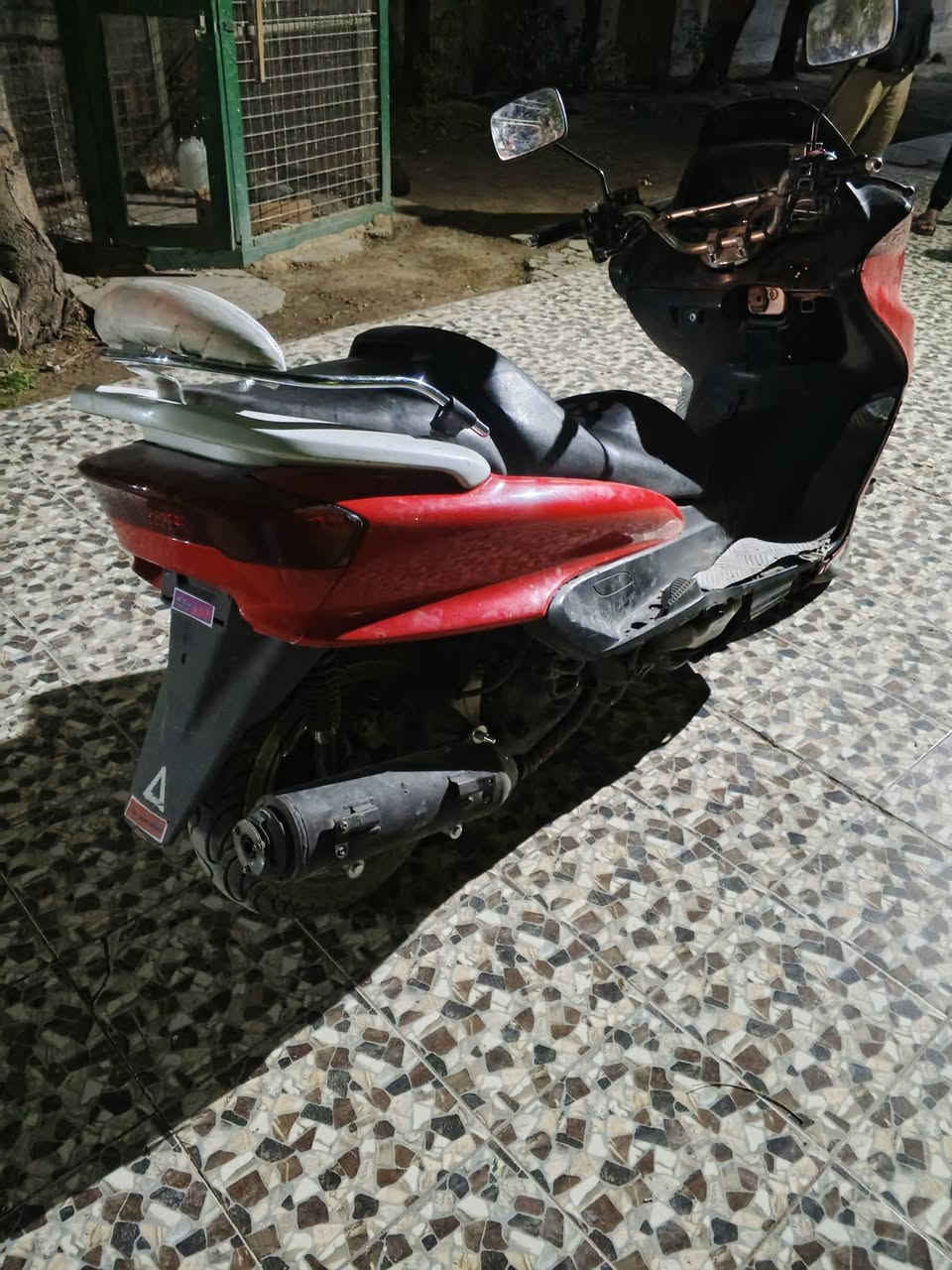 السلام عليكم ماجتسه دبل رون دراجه مكفوله من الطول للطول محركها بلادي خير من الله شلعه ومعدل 140بالقران الكريم مابيها اي نواقص فقط دبلات اماميه سعرها 650وبيها مجال رقمي ***********مكاني بغداد الدوره
