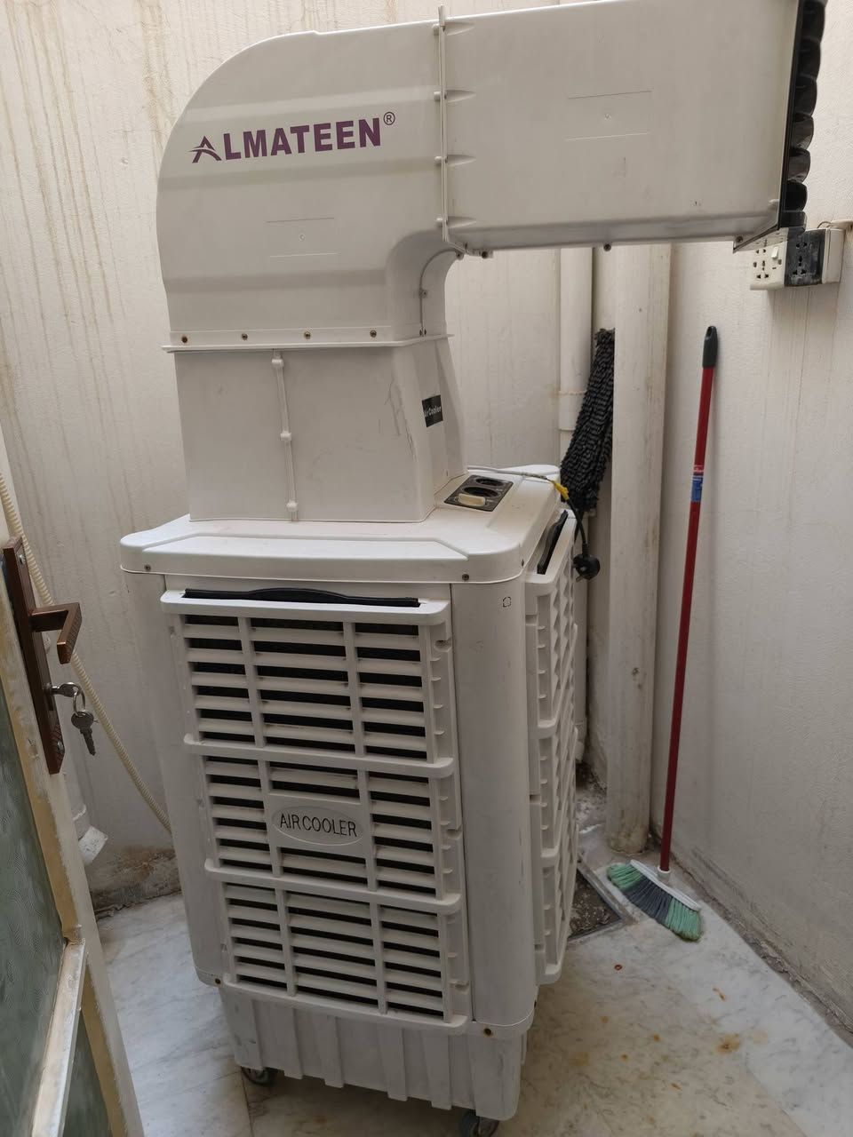 📢 إعلان للبيع
للبيع مبردة هواء (Air Cooler) ماركة ALMATEEN، بحالة جيدة جدًا، كما موضح في الصورة.
✅ تبريد ممتاز
✅ تعمل بكفاءة
✅ مناسبة للمنازل والمحلات والمكاتب
سبب البيع: عدم الحاجة إليها.
📍الموقع: النجف الاشرف شارع المطار الجديد
💰السعر: 350الف مع المجال
للاستفسار والمراسلة على الخاص أو الاتصال على الرقم:***********
