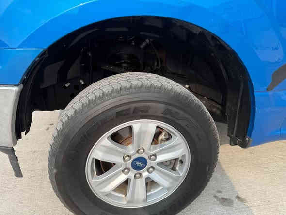 فورد f150  موديل 2020تك قماره لون مميز رقم اربيل باسمي تحويل ثاني يوم ماشيه 79الف كيلو مو ميل جاملغ امامي يمنه صبغ فقط بدون داخل بدون ايرباك بيها بارد بالباب الامامي اليمنه صدر امامي خلفي جديد دسكات امامي خلفي جديد تخم تاير برجستون ادامه كامله بلكات نوزلات فيتبم اصلي وكاله دبه كامله تجي محرك 3.3تنفس طبيعي يعني بانزين عادي محسن تمشي رقم الشاصي بالمنشور السياره في بغداد شارع فلسطين الاتصال ب*********** السعر 160وبي مجال بغداد
