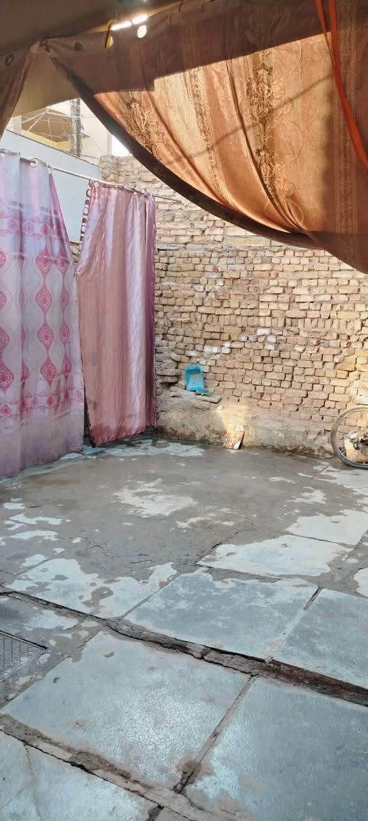 بيت للبيع في بغداد مدينة الصدر قطاع ٣٩
مرخصة ادمن الكروب

المساحة ١٤٤ متر

طابو صرف

يتكون من :-

غرفتين نوم
صالة صغيرة
مطبخ
حمام + تواليت
طرمة خارجية كبيرة

للاستفسار اكثر الاتصال ع الرقم :-

***********
