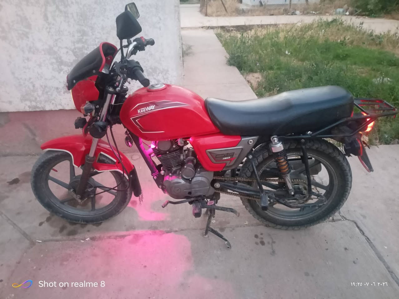 سلام عليكم دراجه للبيع كي واي محرك 200 موديل 19 دراجه كلش نضيفه ونضيفه حلوه كهرباء كله شغال اي عيب ما بي رون بانزين رون سرعه لايت عالي ناصي بلاجكتور بومه \ منفيس بي دراجه حيل حلوه سعر 700 بي مجال خاص مفتوح *********** خابر وتبشر
