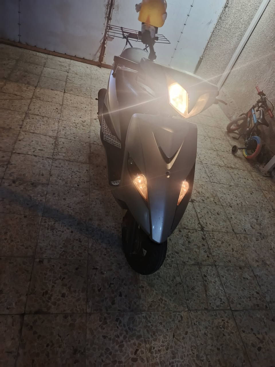 السلام عليكم دراجه البيع جي تار دراجه مكفوله من كلشي ومكينه ما مفتوحه دراجه سلف وهندر تشتغل كهرباياته كله شغلاه دراجه حلوه تخبل السعر مليون  وبيه مجال الطيبين ***********
