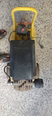 للبيع كمبريسر هواء ٥٠لتر تاروسه بستم واحد اوربي نضيف ٠٧٨٢٧٧٨٧٠٨٥