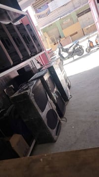سماعات • ١٢×١٢ • نضيف