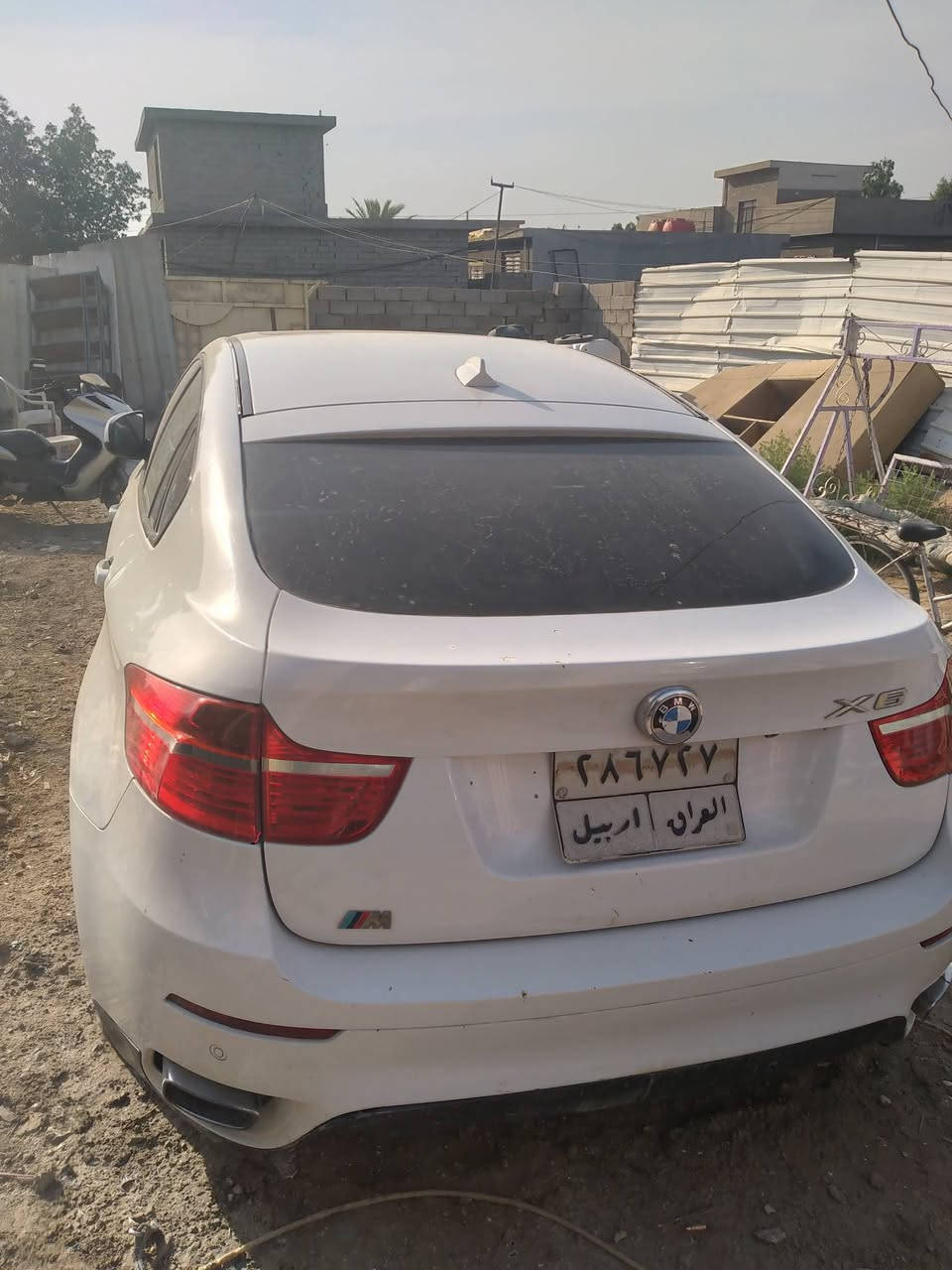 BMW x6  موديل ١٢  بدون مكينه  مراوس شعدك نزل. ***********
