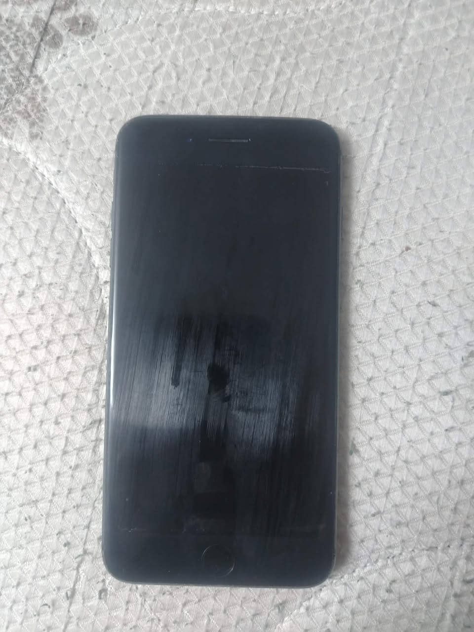 ايفون8بلاص  بلادي وضع الشركه
بطاريه 75. 
السعر150وبي مجال


**إذا كنت صاحب هذا الإعلان وتريد حذفه لأي سبب، رجاءا أرسل رسالة إلى الدعم الفني**