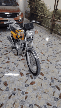 سلام عليكم دراجه للبيع تعمير الشاصي ١١ غراض كله اصلي برغي تجاري مابيه أوراق اصولي دراجه كفاله عامه السعر مليون 300 مكاني كوت ***********
