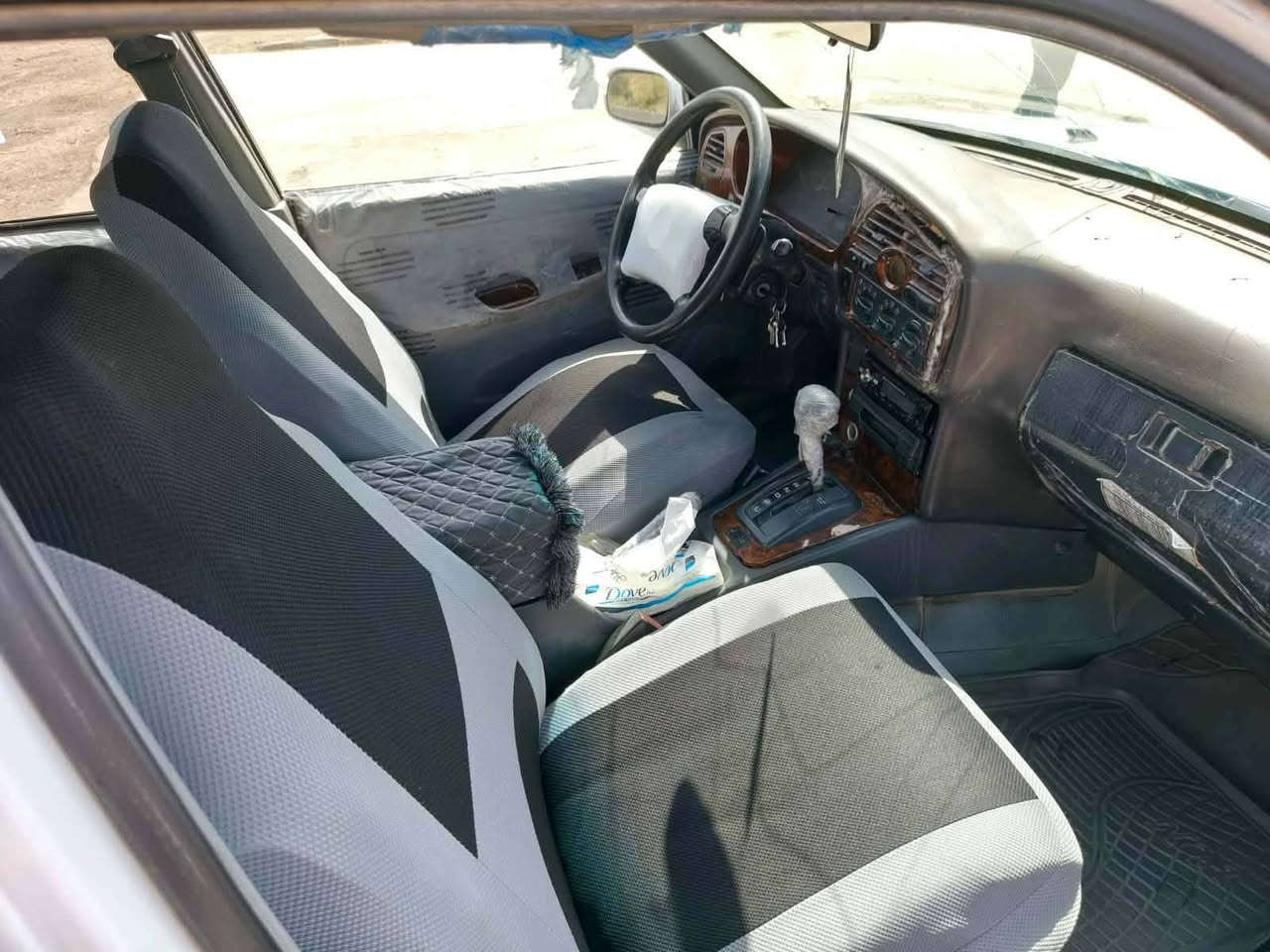 السلام عليكم برنس فراشه لبيع
سياره نضيفه كلش محرك كير 
تبريد عوزه غاز ربع بواب تفتح تقفل 
جام كله كهربائي 
مسجل جديد دوشمه جديده 
تخم تاير باتري جديد مشط جديد. شاده ع يدي 
بلاكات جدد قبل يومين شديت بخاخات جدد 
كهربايات كله شغال 
هواي تفاصيل شوف وتفحص 
سياره بسمي تحويل مباشر
سنويه 27
مكان واسط زبيديه 
سعر40بيه مجال
***********
