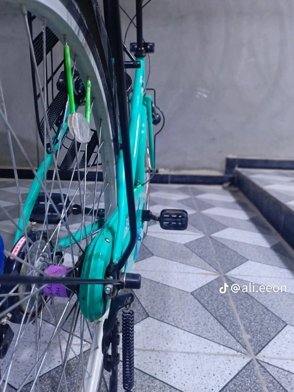 سلام عليكم  باسكل البيع BD حجم 26 باسكل نضيف كلش مديل 22 شهر 3 السعر 135 وبي مجال  العنوان دوانية قرب معمل النسيج الاستفسار ***********
