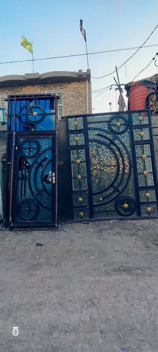 السلام عليكم
للبيع
شيلمان بلجيكي +ايراني
زوايا
شبابيك ابواب حديد 

العنوان كوت شارع النفط 
قرب كهوة بيت الطين 
***********
***********
