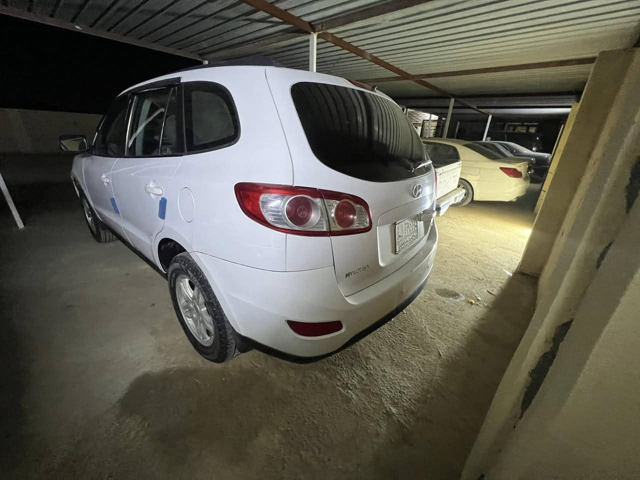 سلام عليكم 
سنتافي للبيع امريكي 
موديل 2011
كير ومحرك شرط 4
تواير وصدر جدد
السعر 140 وبيها مجال للطيبين 
الرقم ***********
