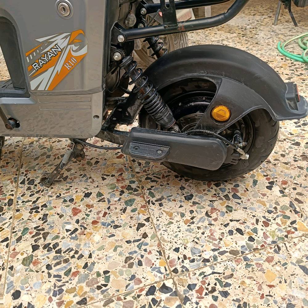 المشتل شارع لمطبك 
دراجه شحن نضيفه
